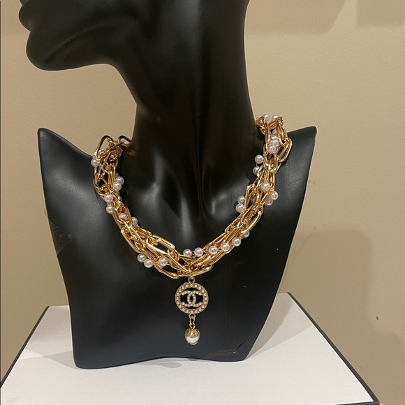 CHANEL Jewelry - Chanel Gold and Pearl pendant Necklace Choker